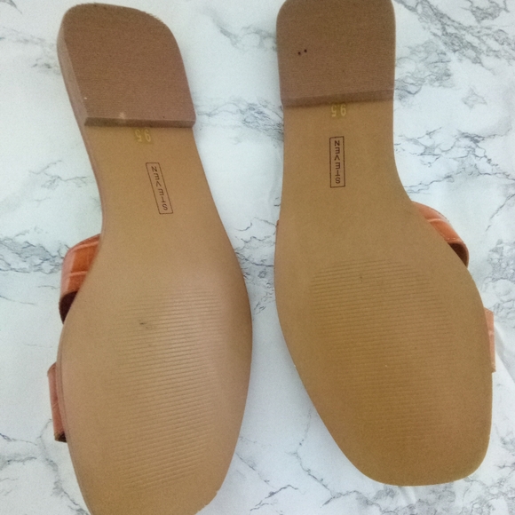 New Steven New York Leather  Womens Slides. Nice, stylish, for summer 🏝️ - Picture 5 of 9